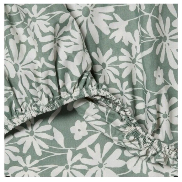 Room Essentials Twin/XL Twin Microfiber Green/white Floral Sheet Set NEW!! - Picture 4 of 8